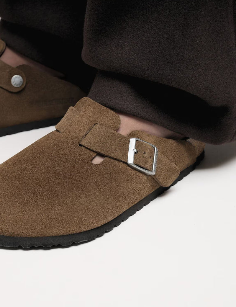 Birkenstock Boston Suede Clogs (Regular) - Dark Tea Brown