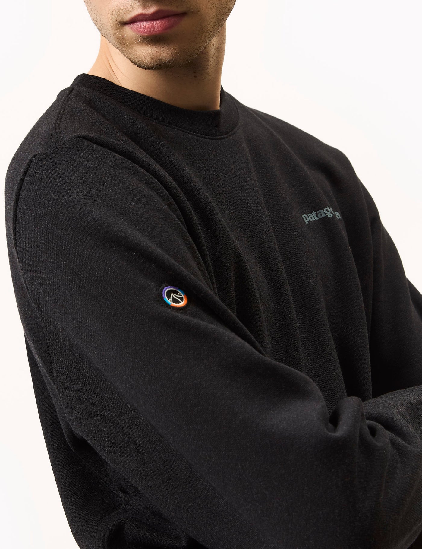 Patagonia black sweatshirt hotsell