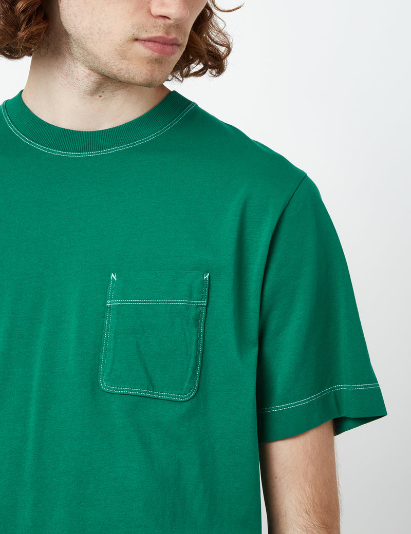 T-shirt à poche à coutures contrastées Bhode (biologique) - vert sapin