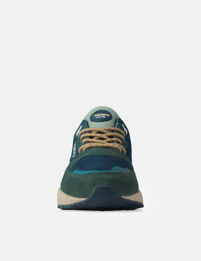 Karhu Aria 95 Trainers - Dark Forest/Deep Lagoon