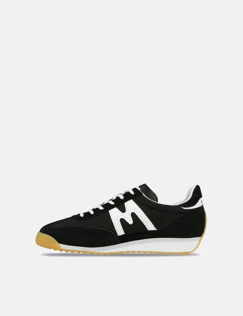 Karhu Mestari Trainers - Black/White