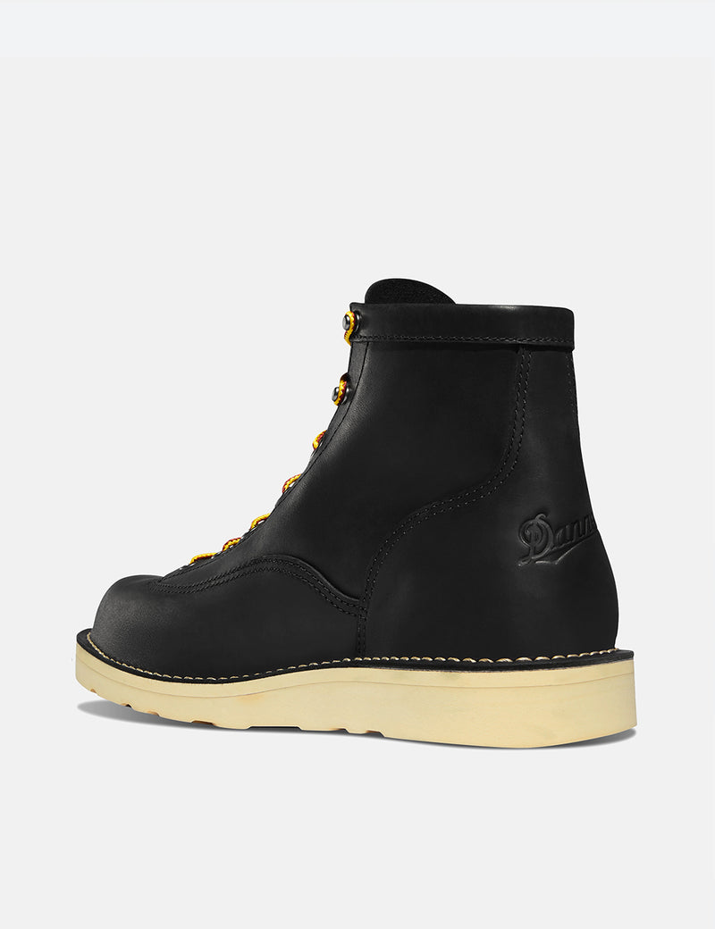 Danner bull deals run black