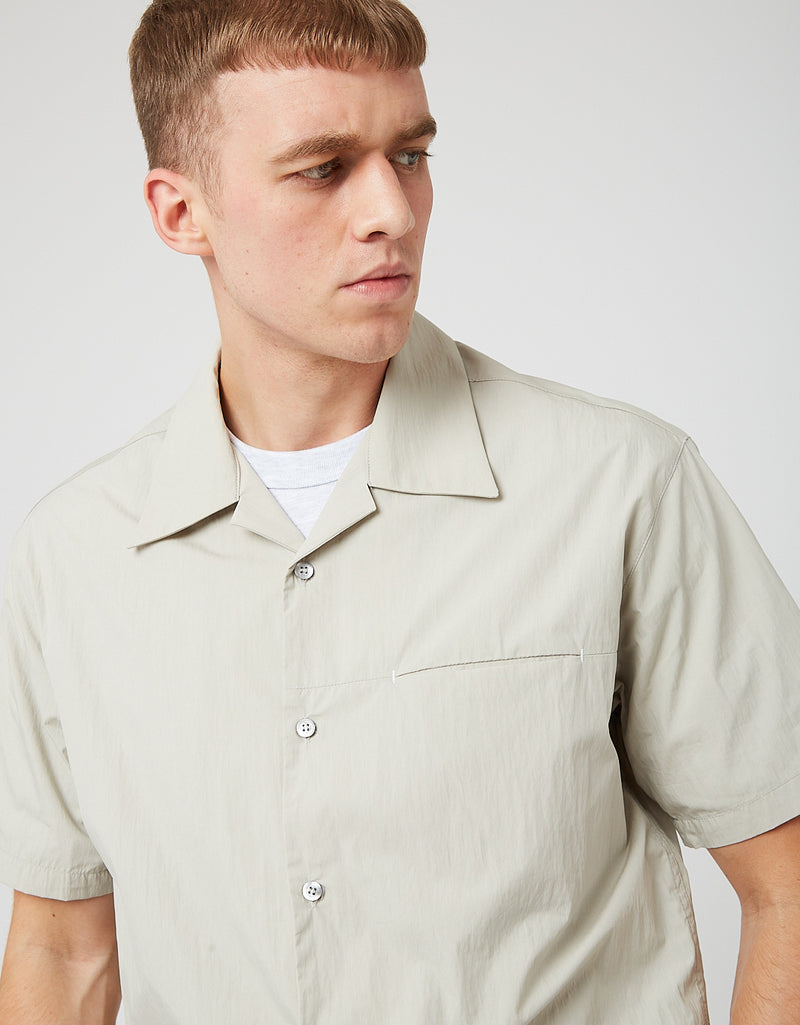 ユニフォームブリッジ3ポケットオープンカラーシャツ-クリームグレー
