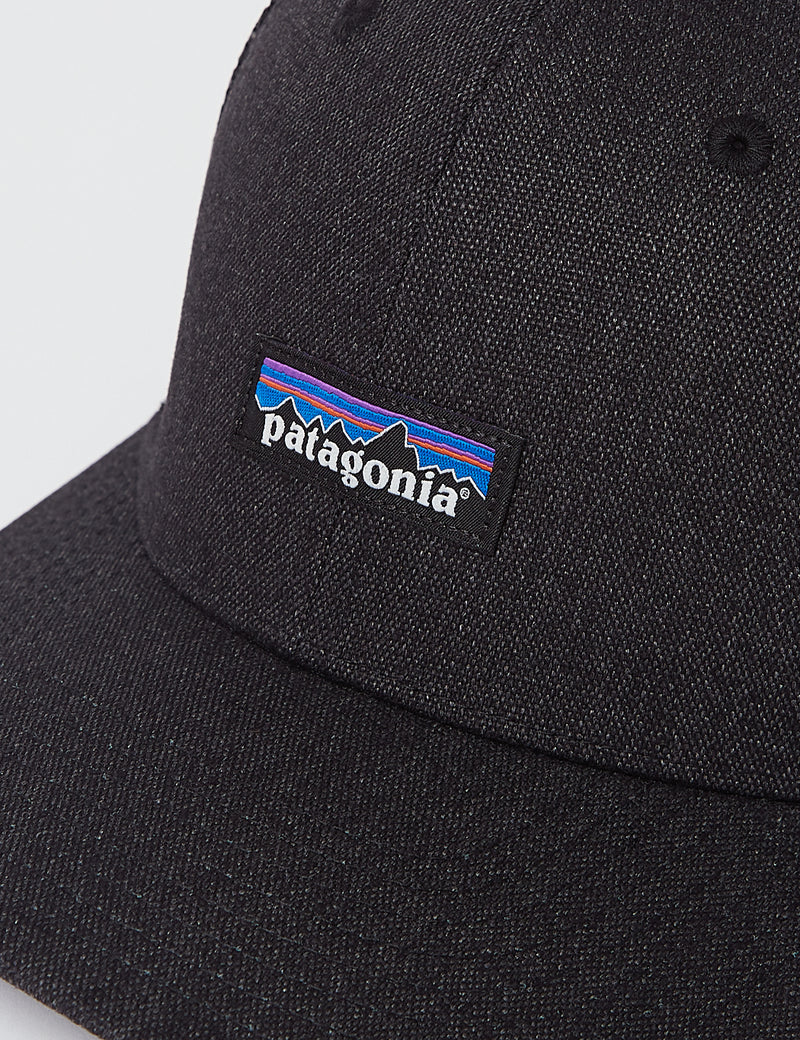 Patagonia Tin Shed Mesh Cap (P-6 Logo) - Tinte Schwarz