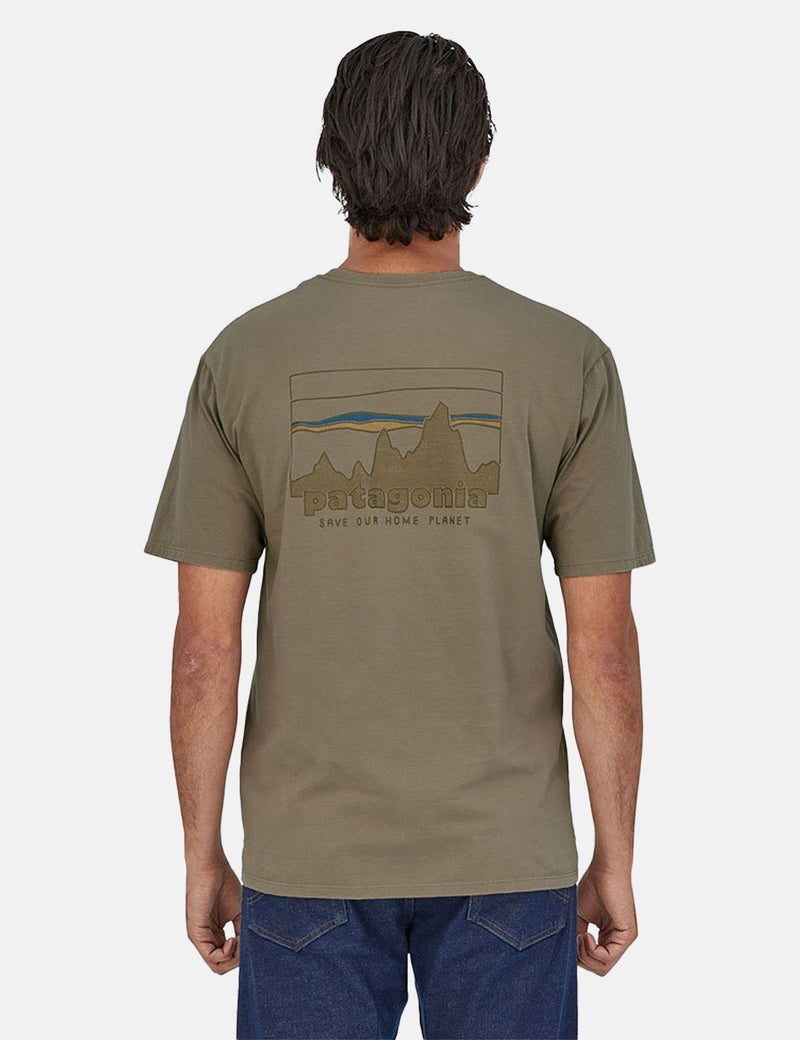 Patagonia'73スカイラインオーガニックTシャツ-ガーデングリーン