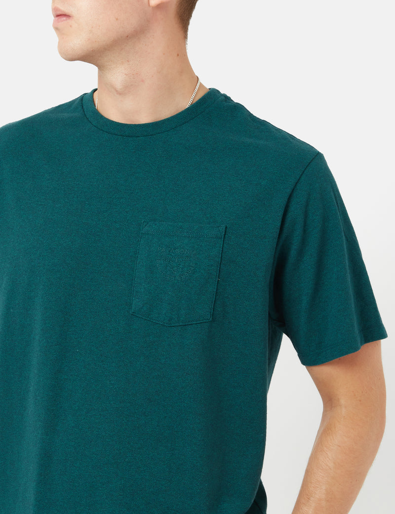Patagoniaフォージマーククレストポケットレスポンシビリ-Tシャツ-ボレアリスグリーン