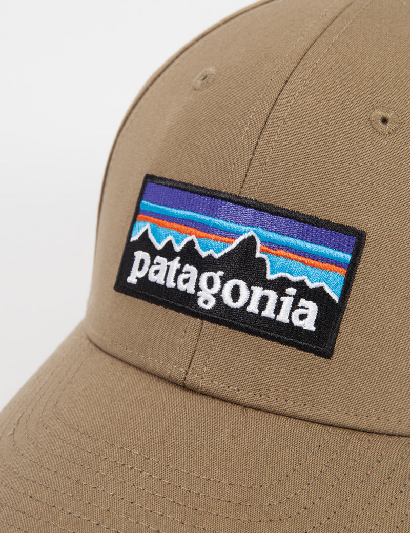 Patagonia P-6 Logo Stretch Fit Hat - Ash Tan