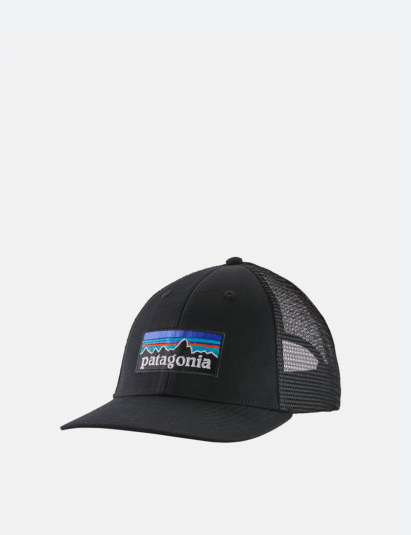 Patagonia P-6 로고 LoPro Trucker Hat-블랙