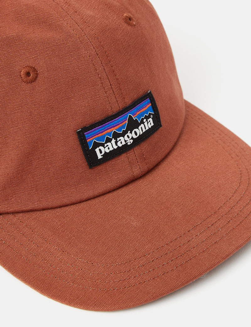 PatagoniaP-6ラベルトラッドキャップ-シスブラウン