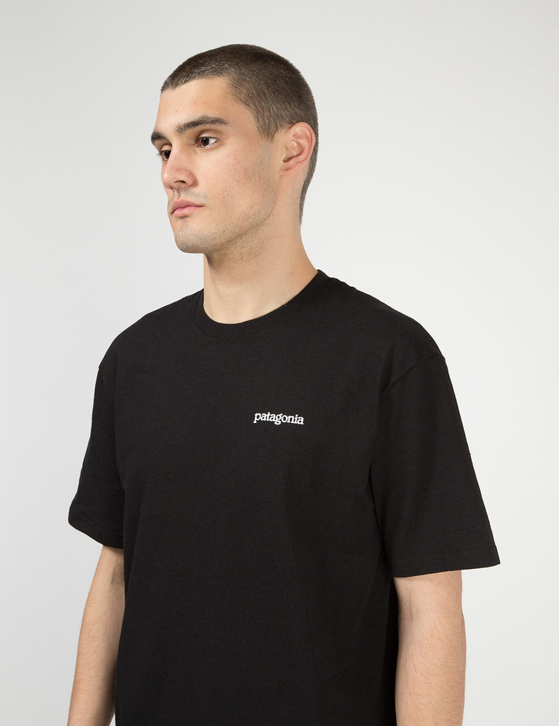 パタゴニアフィッツロイホライゾンズレスポンシビリ-Tシャツ-ブラック