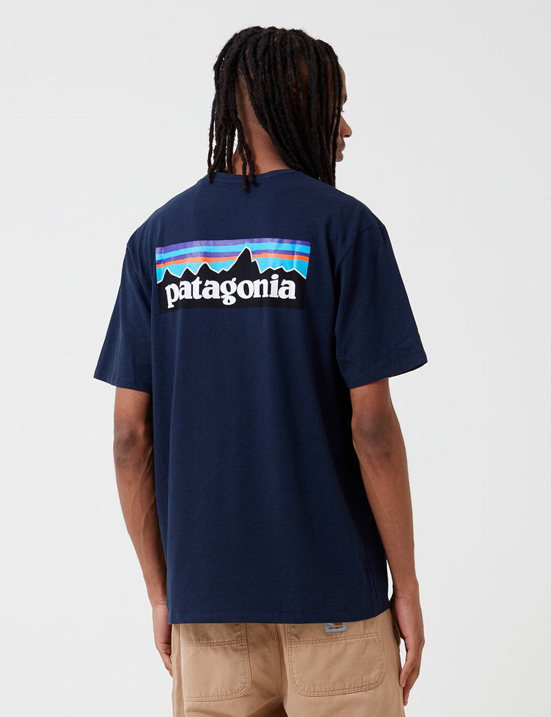 パタゴニアP-6ロゴポケットレスポンシビリ-Tシャツ-クラシックネイビーブルー