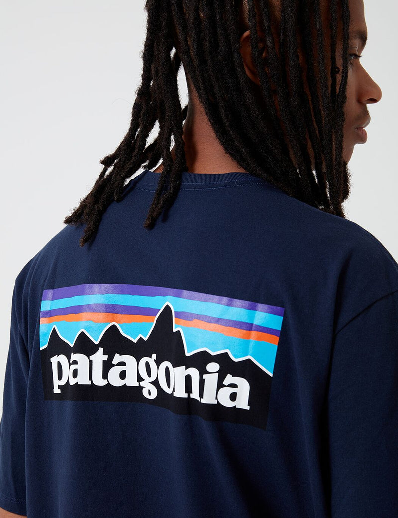 パタゴニアP-6ロゴポケットレスポンシビリ-Tシャツ-クラシックネイビーブルー
