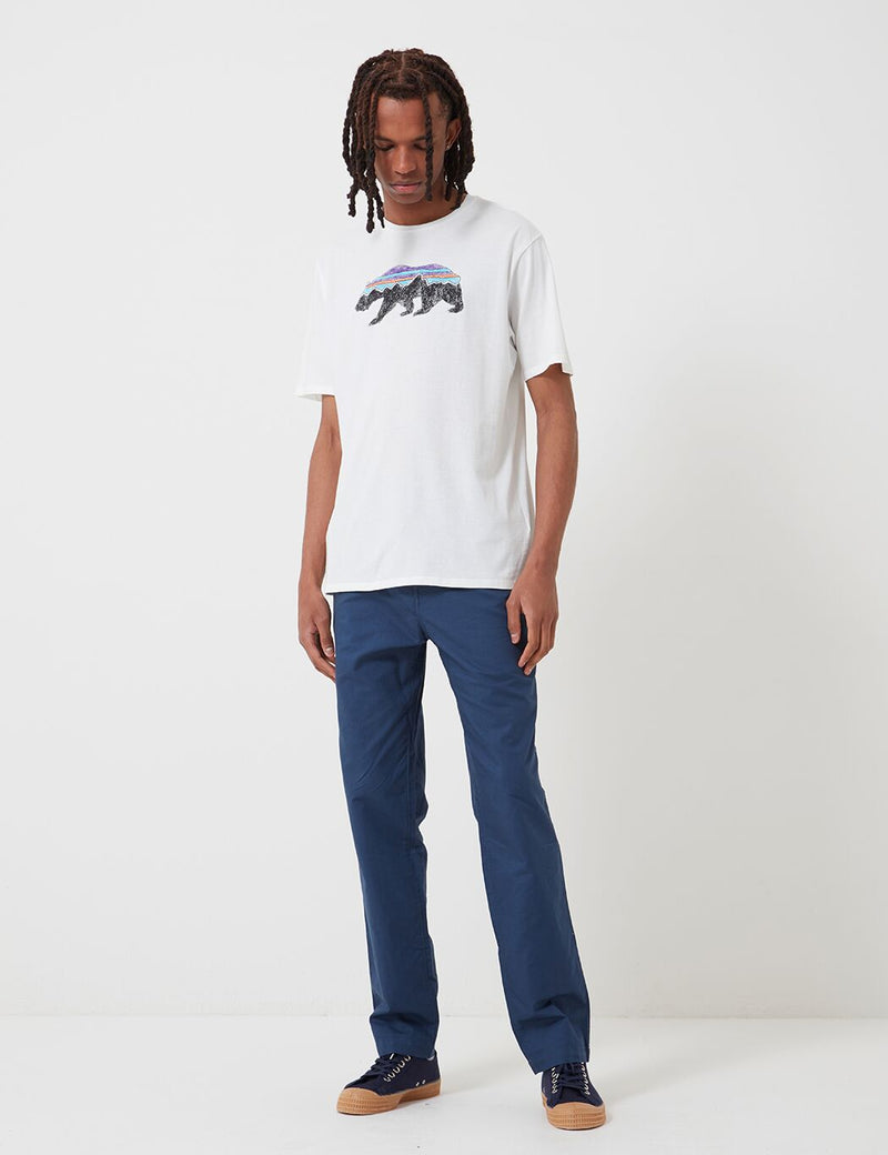 パタゴニアフィッツロイベアTシャツ-ホワイト