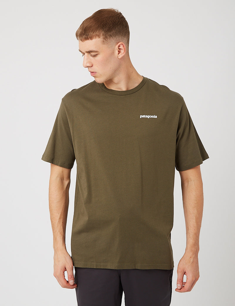 パタゴニアP-6ロゴオーガニックTシャツ-ベイスングリーン