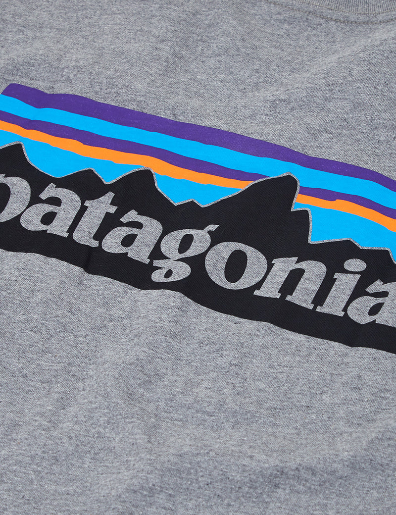 Patagonia P-6 Logo Pocket T-Shirt - Gravel Heather Grey