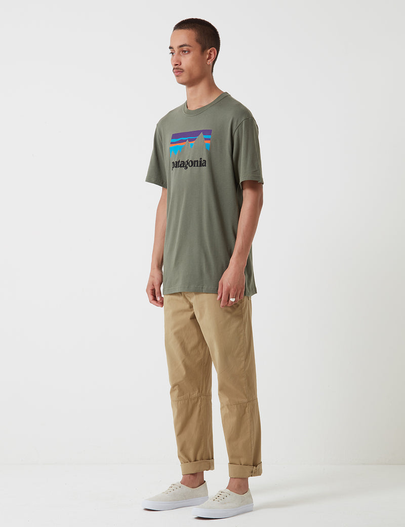 T-Shirt Autocollant Patagonia Shop - Vert Industriel