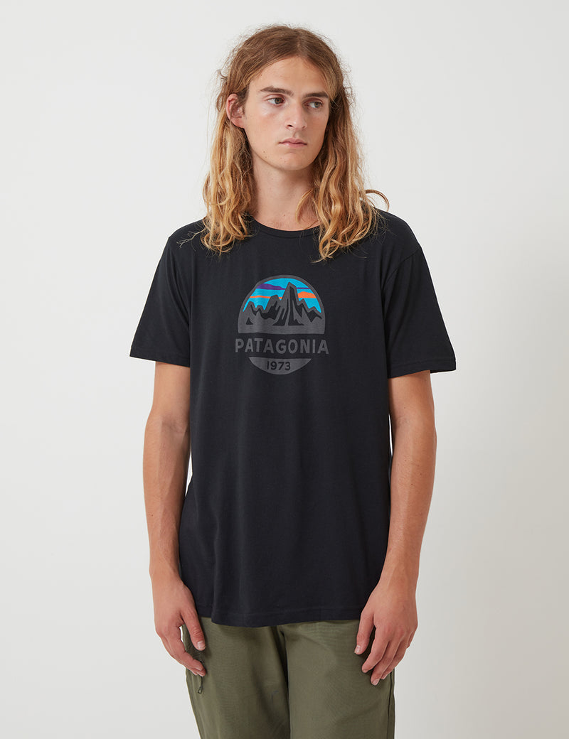 パタゴニアフィッツロイスコープオーガニックTシャツ-ブラック