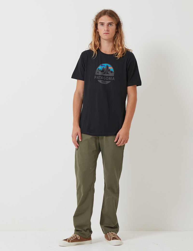 パタゴニアフィッツロイスコープオーガニックTシャツ-ブラック
