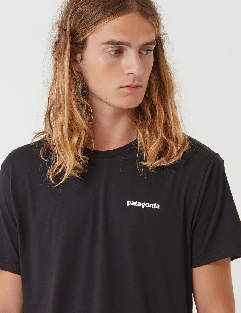 パタゴニアP-6ロゴオーガニックTシャツ-ブラック