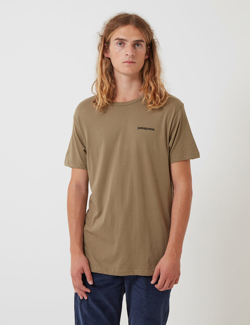 パタゴニアP-6ロゴオーガニックTシャツ-セージカーキグリーン|URBAN