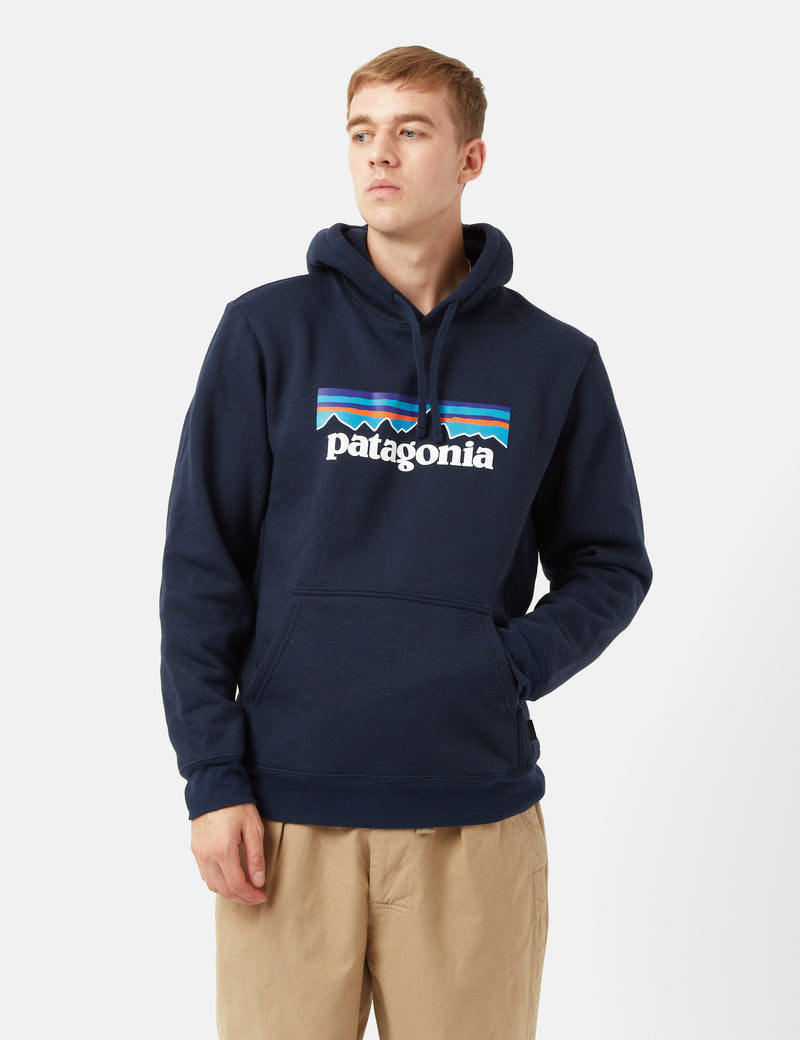 PatagoniaP-6ロゴアップリザルフード付きスウェットシャツ-ニューネイビー