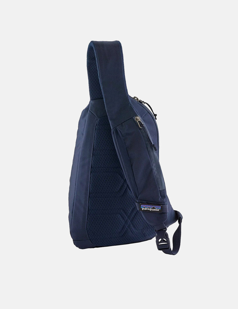 Patagonia Atom Schultertasche (8L) - Classic Navy mit Classic Navy