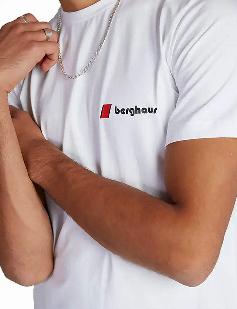 Berghaus Dean Street T-Shirt mit Heritage-Logo vorne und hinten – reines Weiß