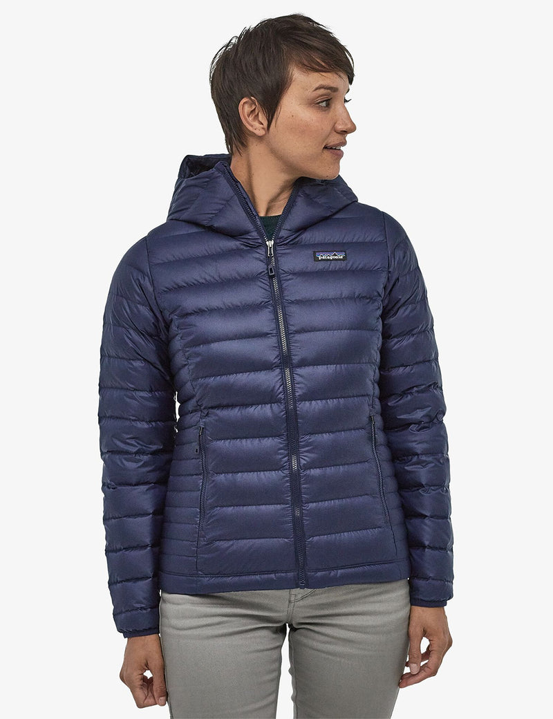 レディースPatagoniaダウンセーターフード付きジャケット-クラシックネイビーブルー