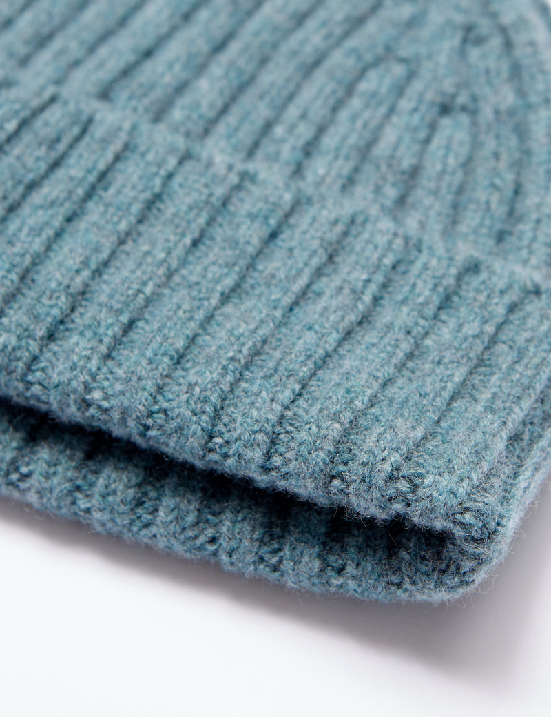 Bonnet côtelé 2x2 Bhode (laine d'agneau) - Caspian Green