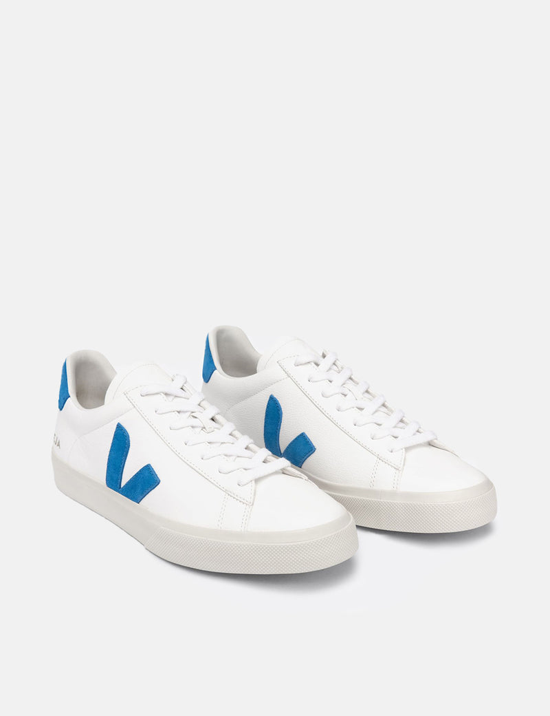 Baskets Veja Campo pour femmes (cuir sans chrome) - blanc extra/bleu suédois