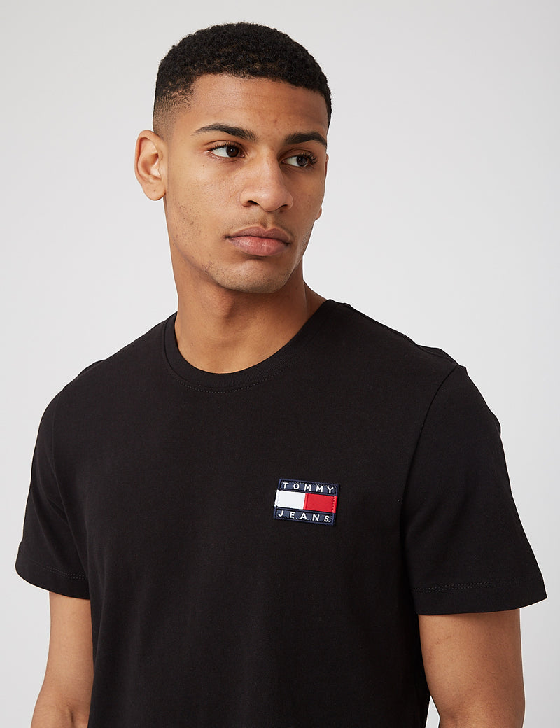 T-Shirt à Logo Badge Tommy Jeans (Coton Bio) - Noir