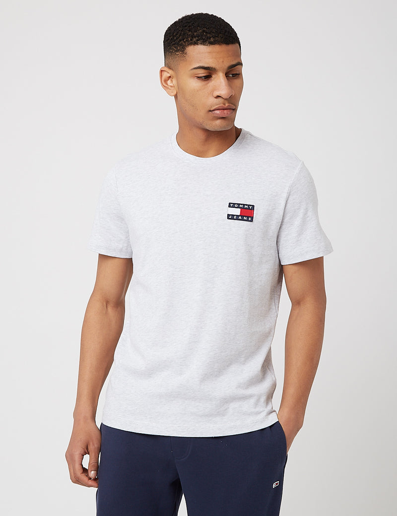 Tommy Jeans Badge Logo T-Shirt (Organic Cotton) - Silver Grey Heather