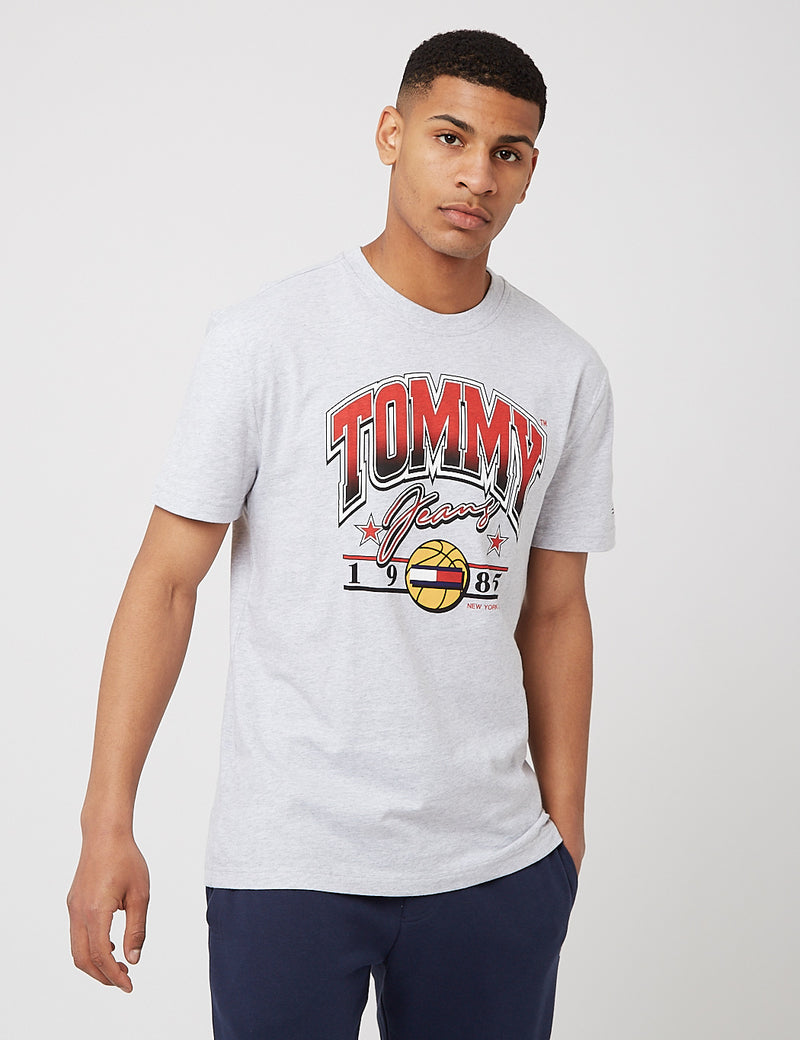 Tommy JeansバーシティバスケットボールTシャツ-シルバーグレーヘザー