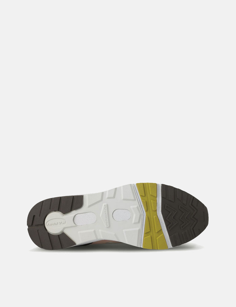 Karhu Aria (F803053) - Jet Black/Taos Taupe