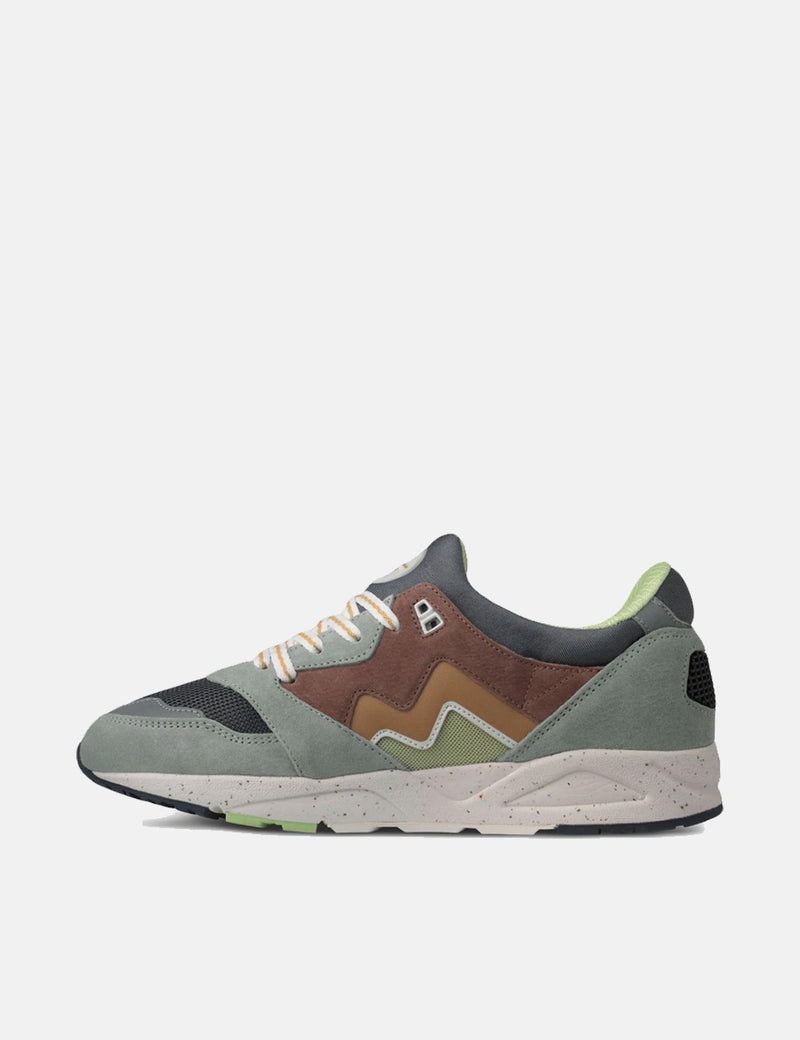 Karhu Aria Trainer - Taubengrau/Hirschkuh