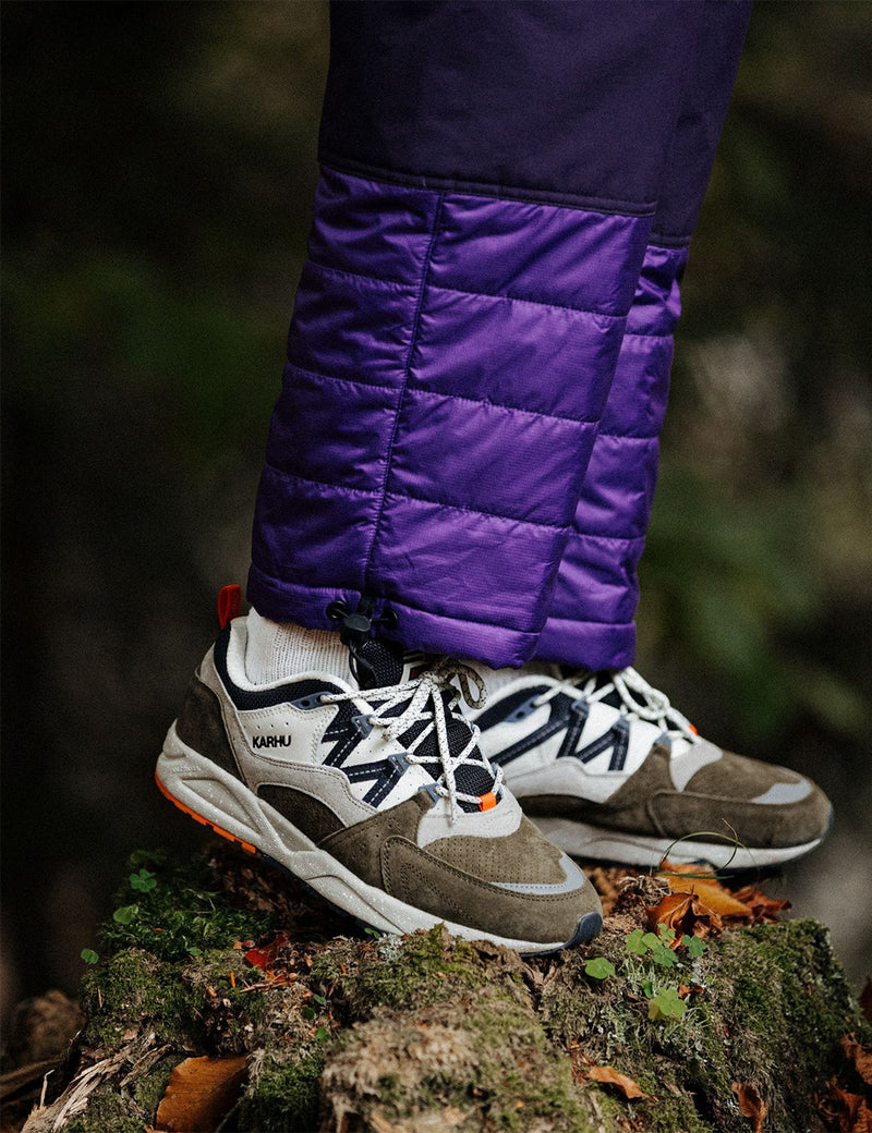 Karhu Aria 95 India Ink Pelican
