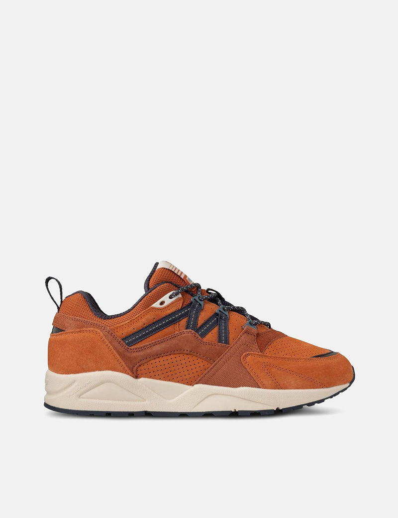 Karhu Fusion 2.0（F804113）-バーントオレンジ/墨汁