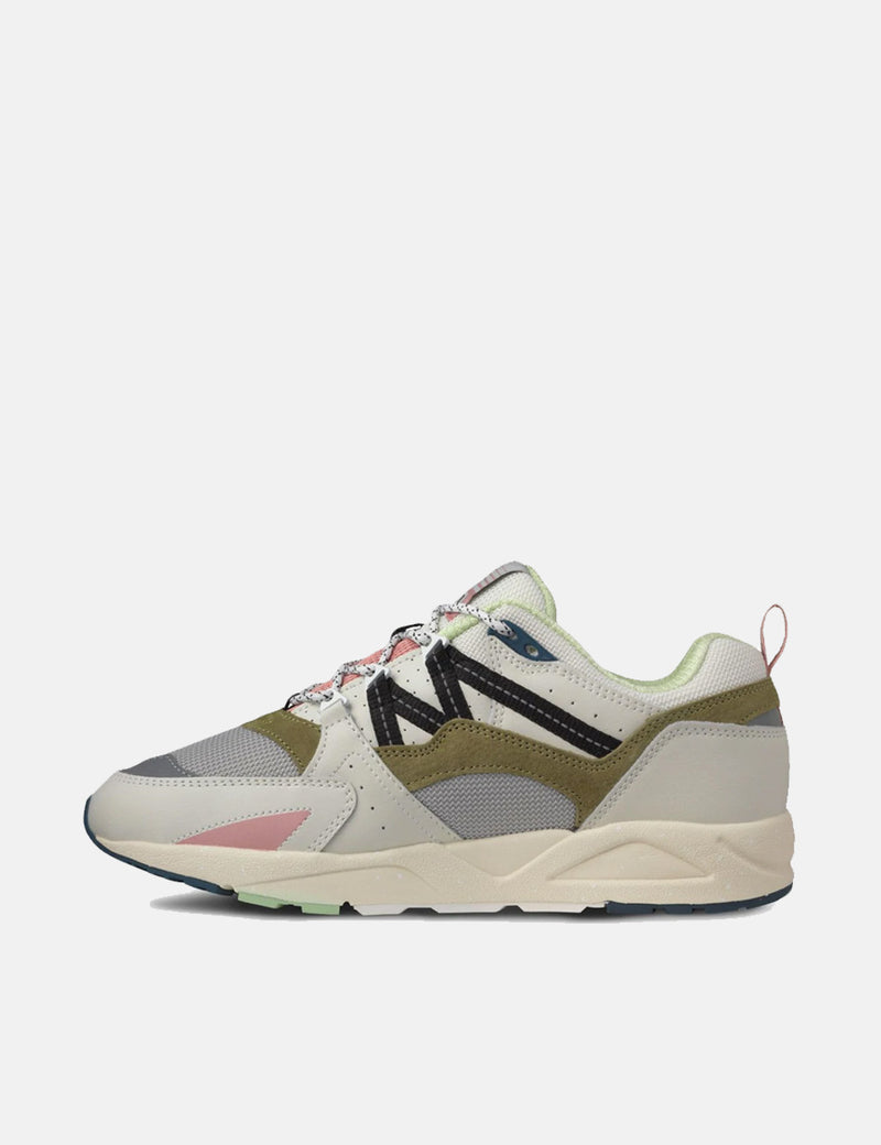 Karhu Fusion 2.0 Trainers - Lily White/Green Moss | URBAN EXCESS.
