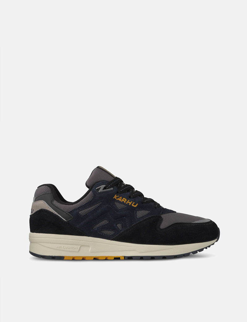 Karhu Legacy 96（F806023）-ジェットブラック/墨汁
