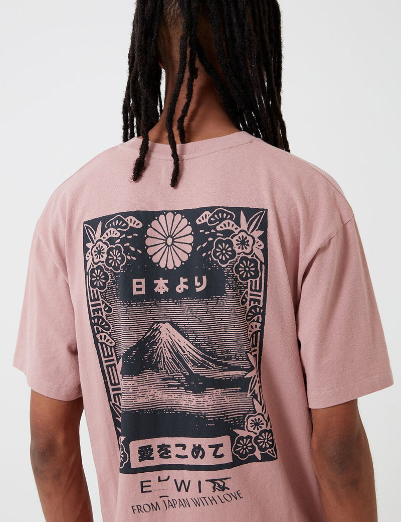 Edwin 산에서. Fuji 티셔츠-Woodrose