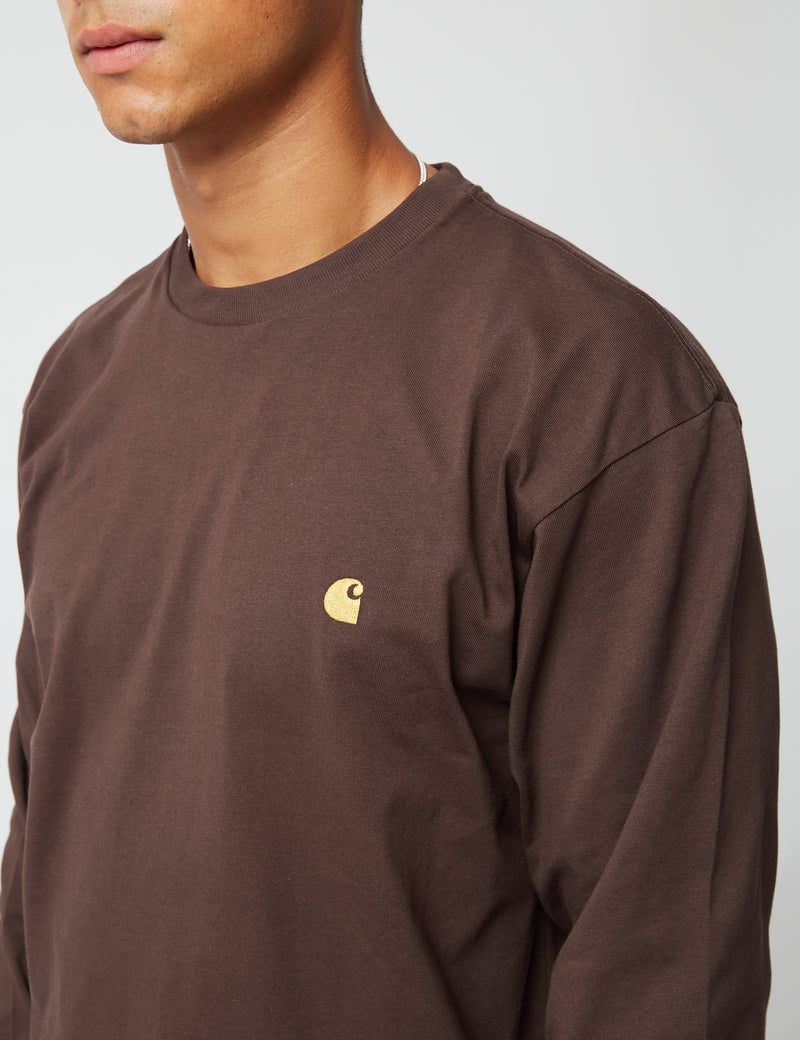 Carhartt-WIPチェイスロングスリーブTシャツ-ダークアンバーブラウン