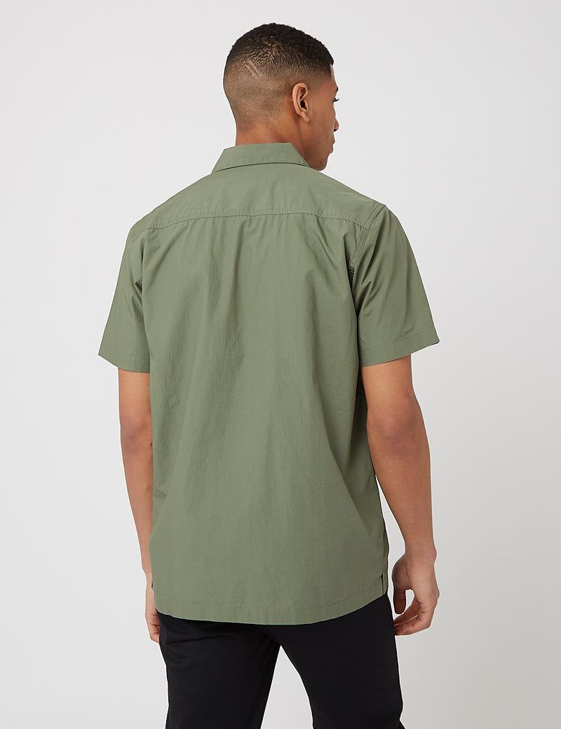 Carhartt-WIPクリークS/Sシャツ（オーガニックコットン）-ダラーグリーン