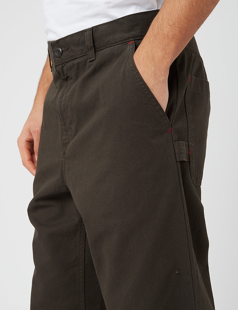 Carhartt-WIPウェズリーパンツ（レギュラー、テーパー）-ストームクラウドブラウン