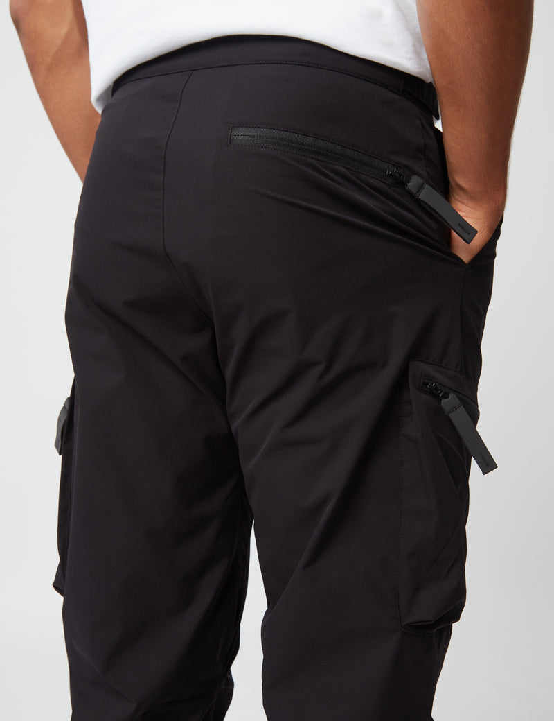 Carhartt-WIPヒューイットパンツ（カーゴ）-ブラック