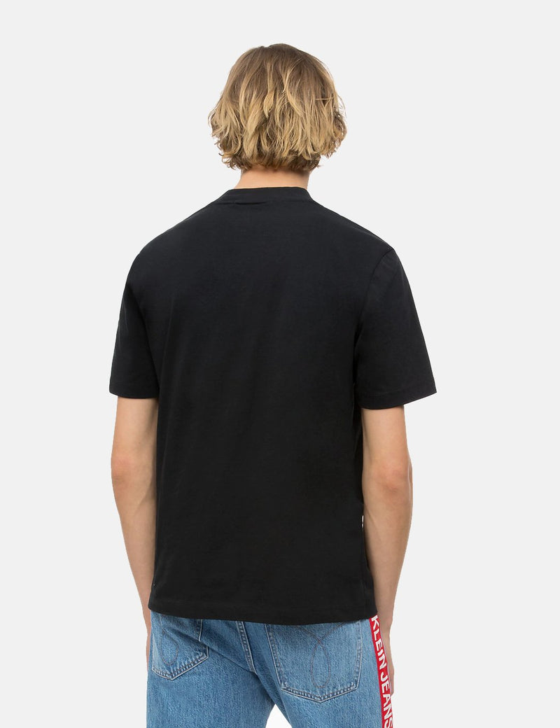 Calvin Klein 자수 크루 넥 티셔츠-블랙
