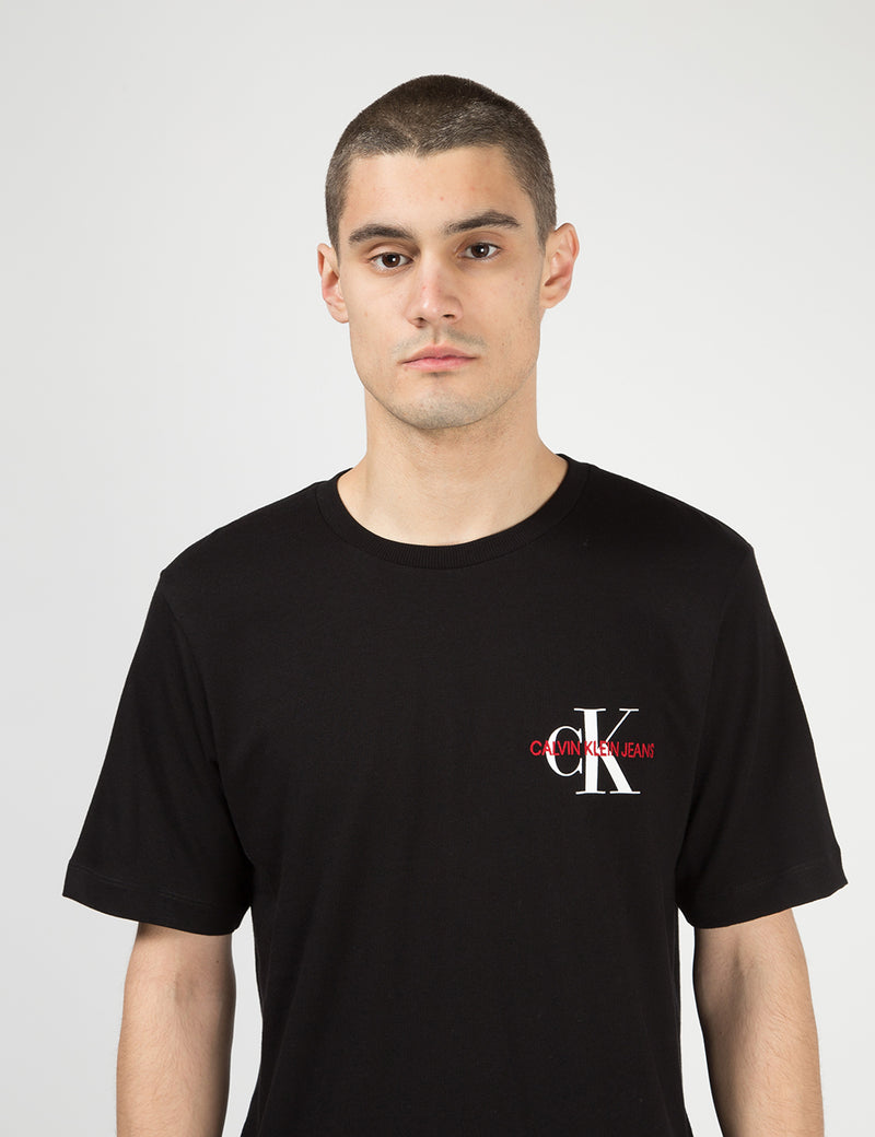 Calvin Klein-Monogramm-Kasten-Logo T-Shirt - Schwarz