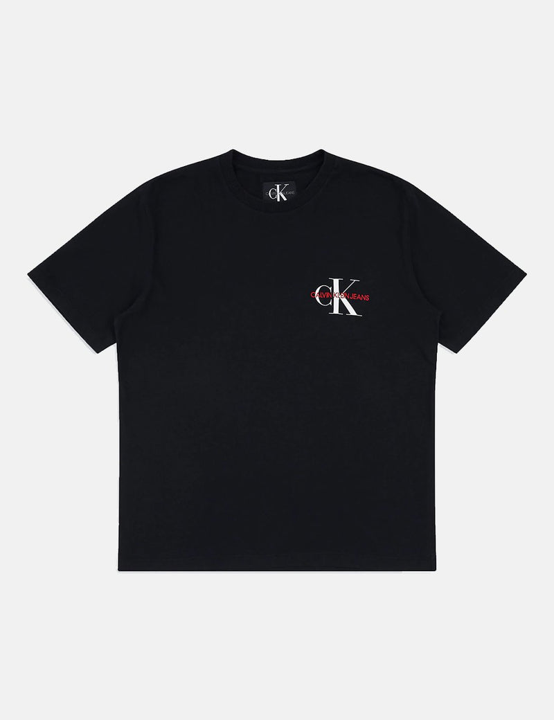 Calvin Klein 모노그램 체스트 로고 티셔츠-블랙