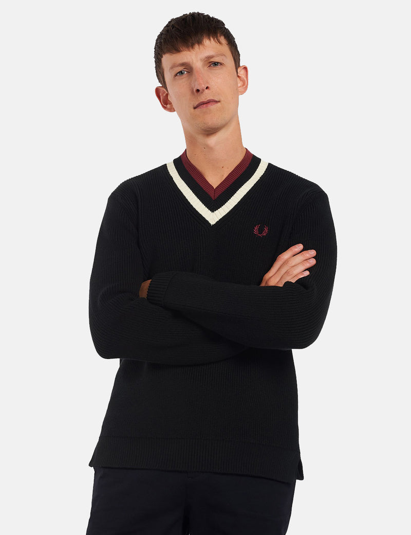 Sweat à col en V rayé Fred Perry - Noir