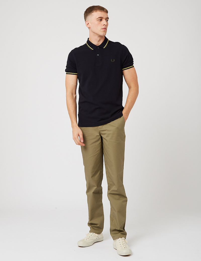 Polo Fred Perry Twin Tipped - Bleu Marine/1964 Jaune/Vert Chasse
