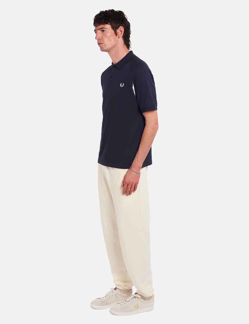 Polo à manches raglan Fred Perry Re-issues - Deep Carbon Grey